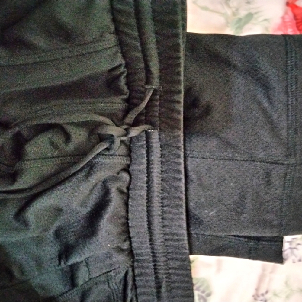 Very excellent condition scrub set worn once all items marked $10 or less 10/25